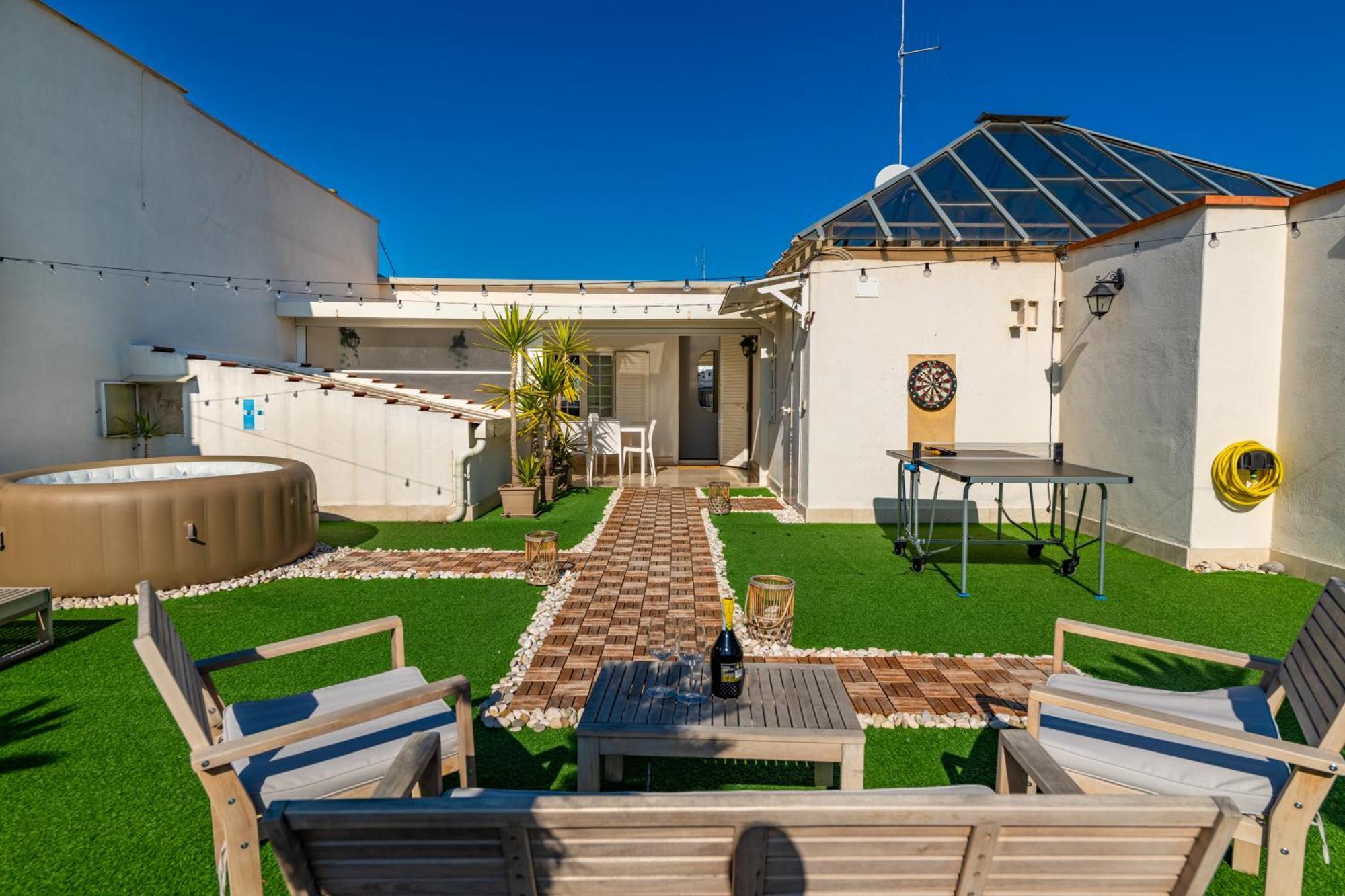 150Mq Rooftop Paradise - Spacious Private Terrace Бари Екстериор снимка