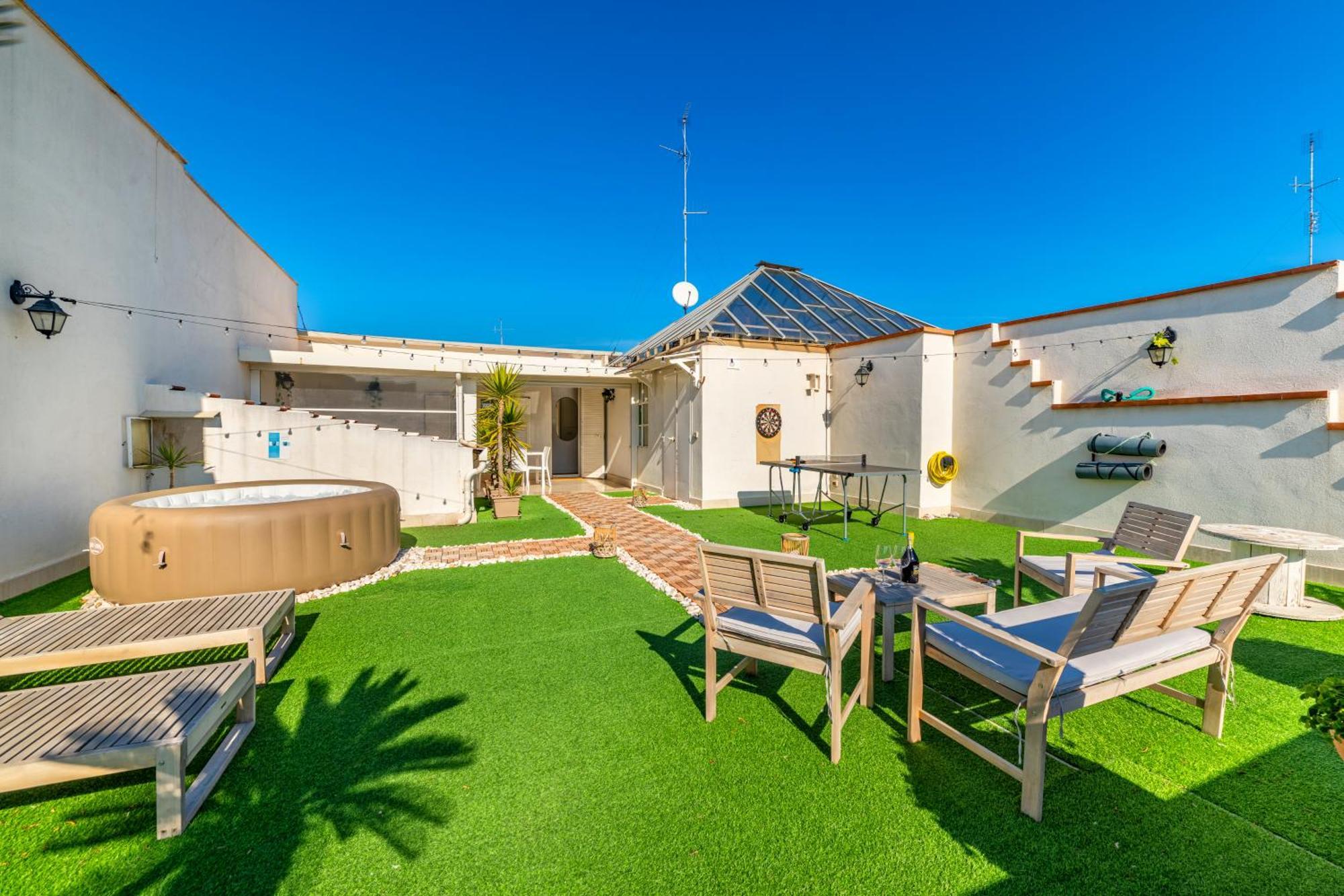 150Mq Rooftop Paradise - Spacious Private Terrace Бари Екстериор снимка