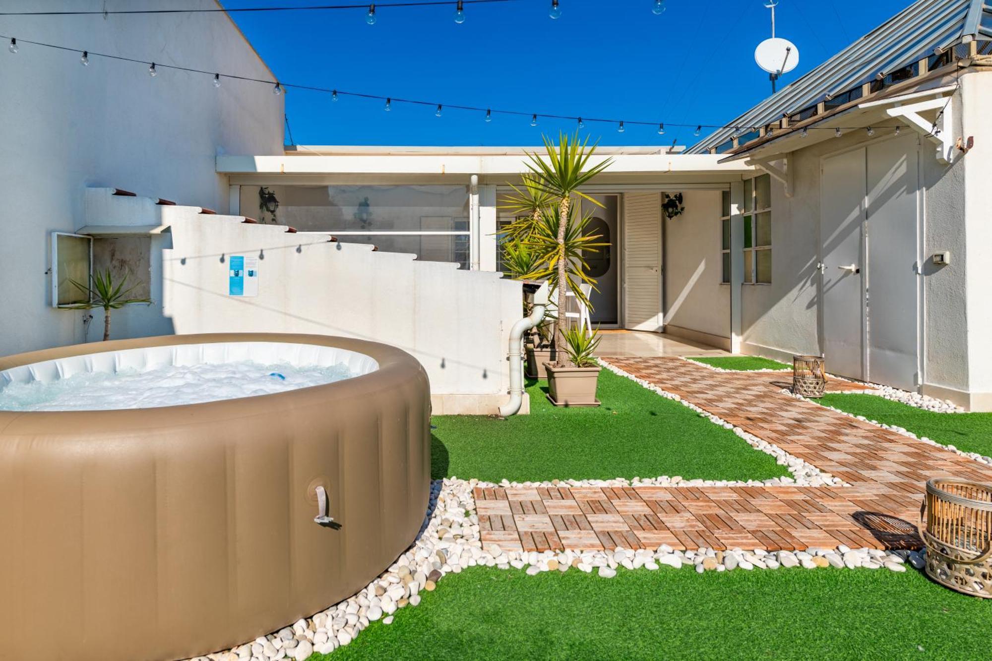 150Mq Rooftop Paradise - Spacious Private Terrace Бари Екстериор снимка